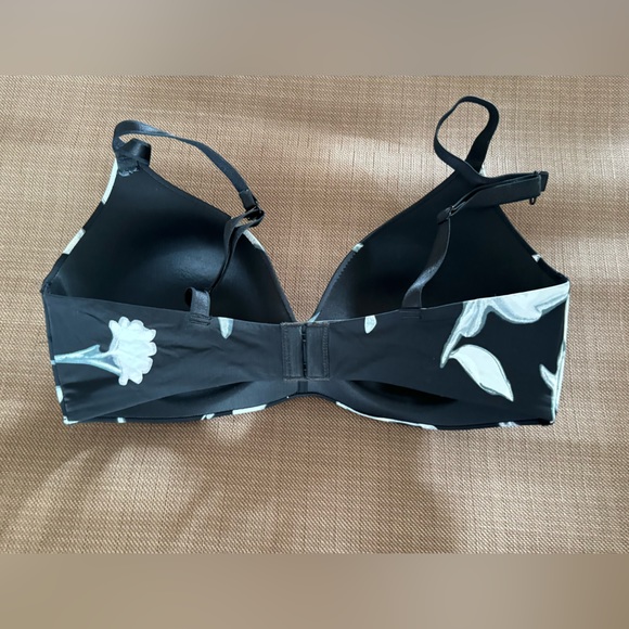 Auden wireless bra - Picture 3 of 3